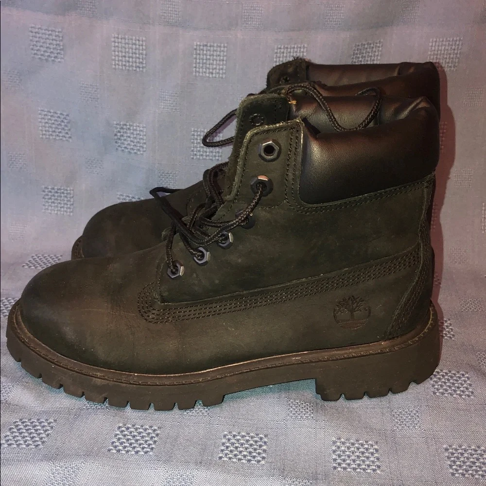 Used Boys Timberland Black Boots Size 2M 12707